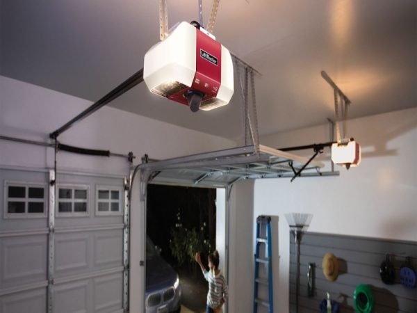 residential-garage-door-opener-1